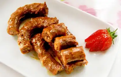 Special duck neck with spicy sauce