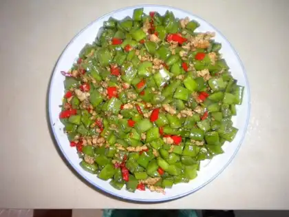 French beans with minced meat