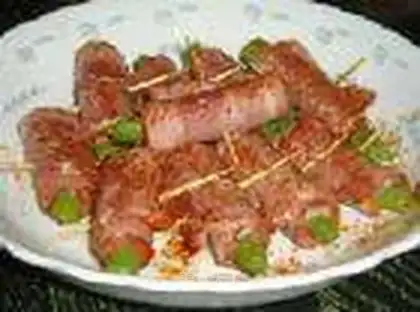Pan-fried toothpick, tenderloin and onion roll