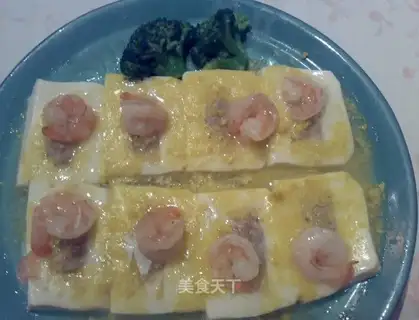 Fresh shrimp and egg yolk smooth tofu