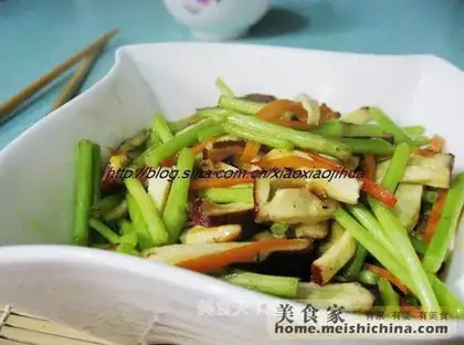 stir-fried and smoked Artemisia argensis