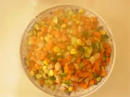 Carrots, corn, pork minced