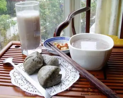 Black sesame bean dregs steamed buns