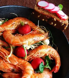 Shrimp in dry pot with fragrant garlic