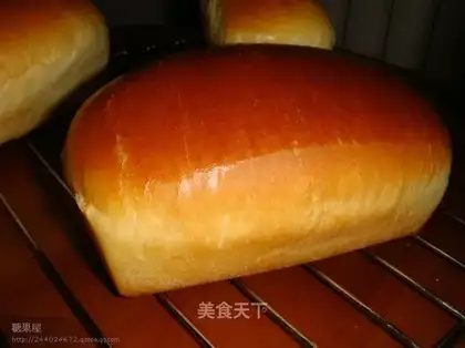 Mango cheese toast