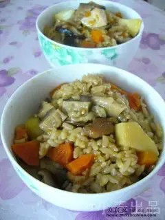 Steamed rice with gravy