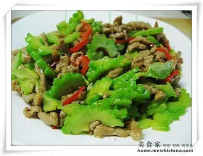 stir-fried beef with bitter gourd