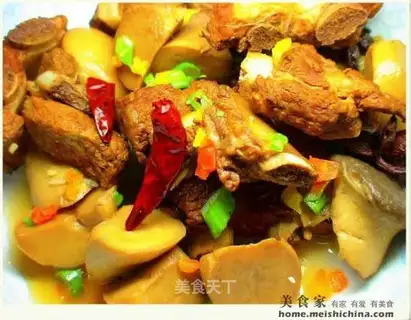 Stewed pork ribs with mushroom