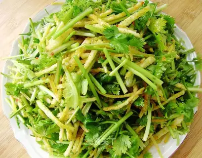 Shredded potatoes with cilantro