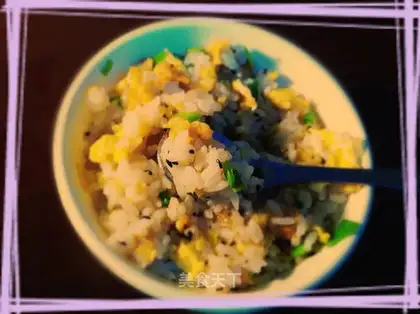 Black and white golden egg rice