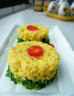 Chives and egg floss