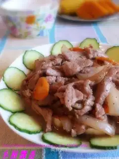 stir-fried beef slices with onions