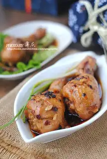 Steamed chicken legs with black bean sauce