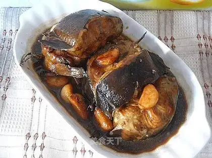 Grilled catfish section with garlic