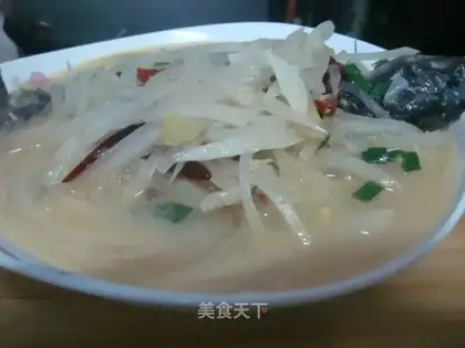 Carp soup with shredded radish