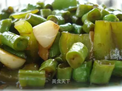 stir-fried long beans with green peppers