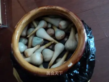 pickled garlic