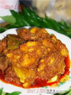 Chicken curry with shredded coconut