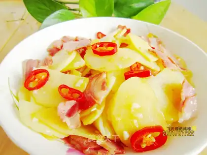 Bacon and potato chips