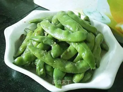 Braised beans in soy sauce