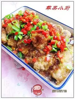 Home-cooked steamed pork ribs with rice flour