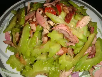 Shredded chicken with bitter gourd