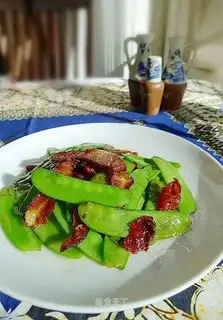 stir-fried lotus beans with cured meat