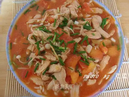 Stewed shredded pork with tomato and mushroom