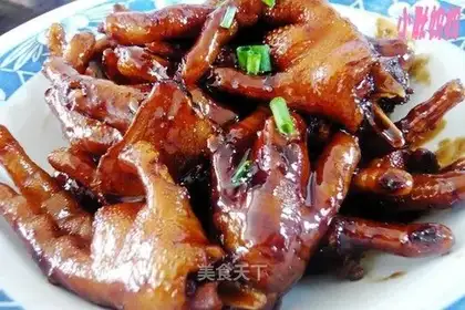 Red roasted chicken feet