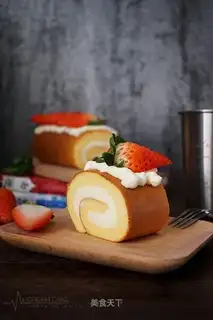 Strawberry cream rolls