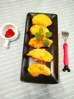 Cream apples