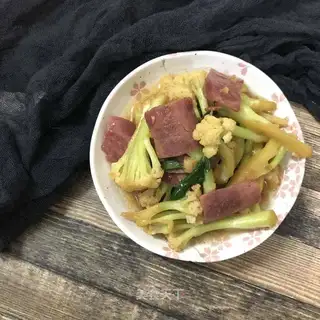 The broccoli makes ham