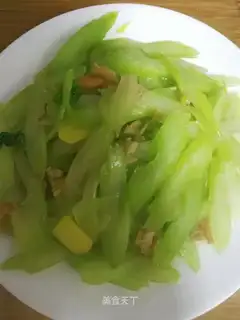 Celery and shrimp