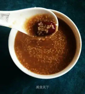 Red sugar rice congee