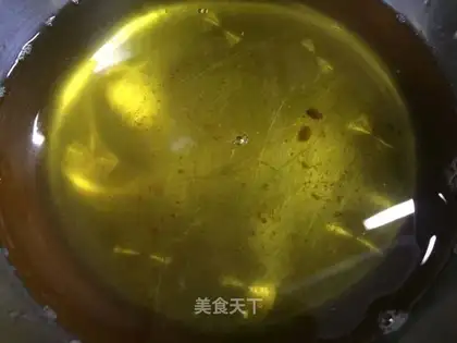 Refining old hen oil