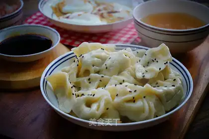 The broccoli meat dumplings