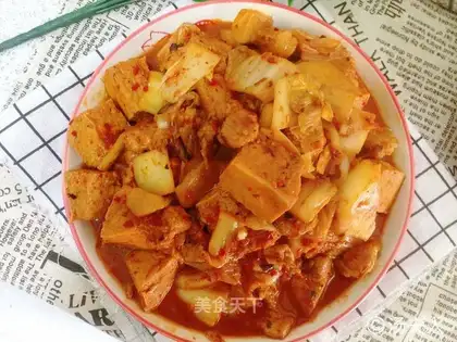 Spicy cabbage with veal and tofu