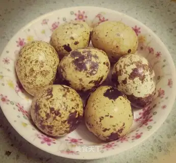 Five quail eggs