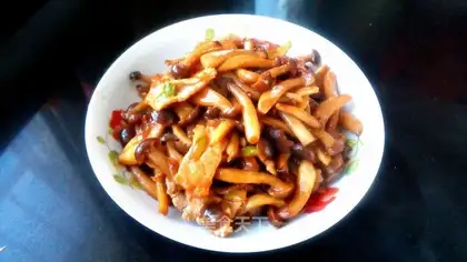 Chicken-legged mushroom fried meat