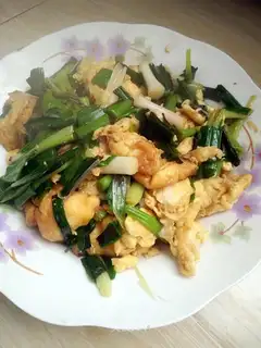 Duck eggs and garlic