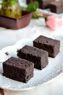 Black rice cake