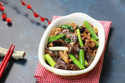 Pine-fried meat
