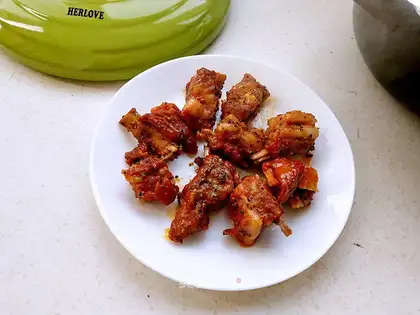 A casserole roasted lamb chop