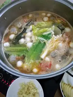 Sour soup pan