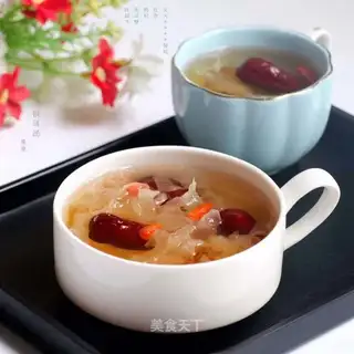 Silver-eared date soup