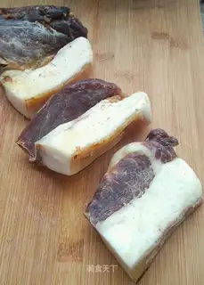 The wind blows the meat