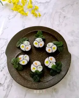 Rotating sushi