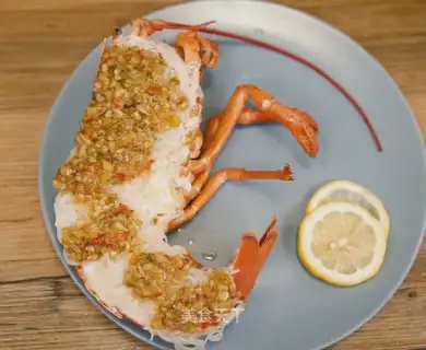 Garlic fans steam lobster