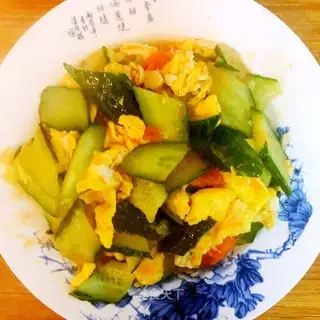 Potato cucumber fried eggs