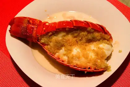 Cleaning up garlic lobster